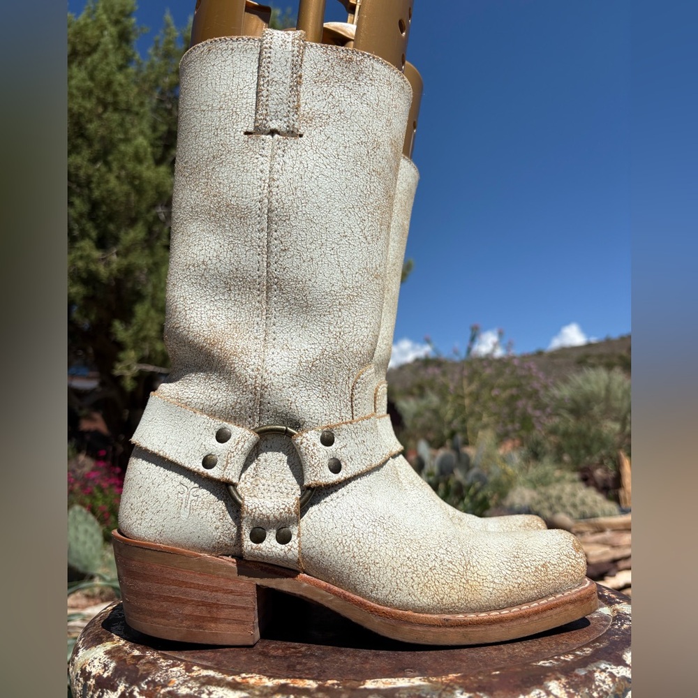 FRYE 🇺🇸 12R Harness Crackle White Boots - Picture 2 of 16